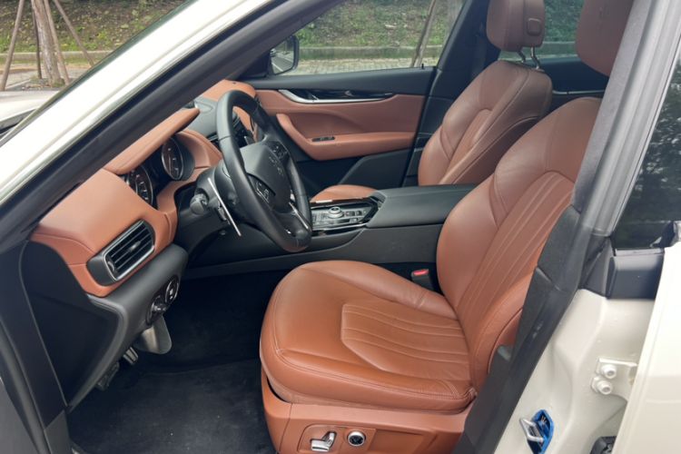 Used Maserati Levante 2022 2.0T GT Sharp Edition Left Front Seat
