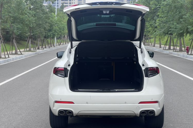 Used Maserati Levante 2022 2.0T GT Sharp Edition Trunk