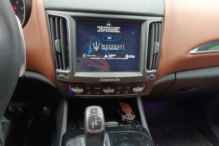 Used Maserati Levante 2016 3.0T Standard Edition Audio And AC Panel