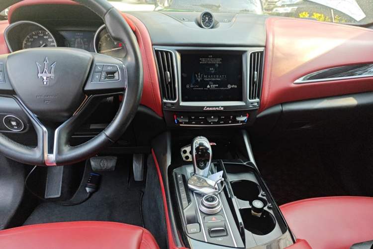 Used Maserati Levante 2016 3.0T Standard Edition Audio And AC Panel
