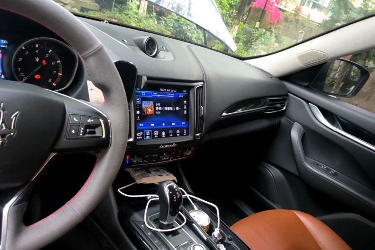 Used Maserati Levante 2016 3.0T Standard Edition Audio And AC Panel
