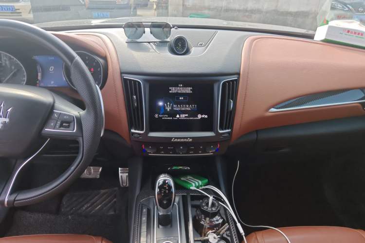 Used Maserati Levante 2016 3.0T Standard Edition Audio And AC Panel