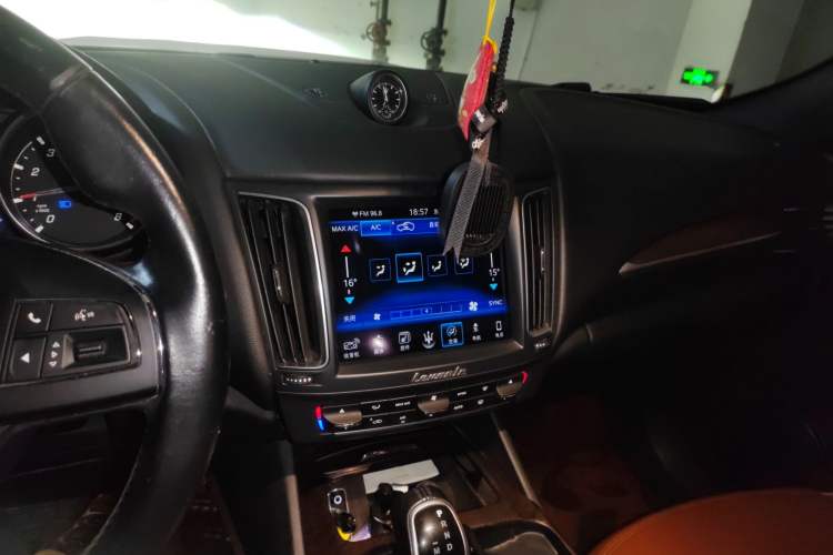 Used Maserati Levante 2016 3.0T Standard Edition Audio And AC Panel