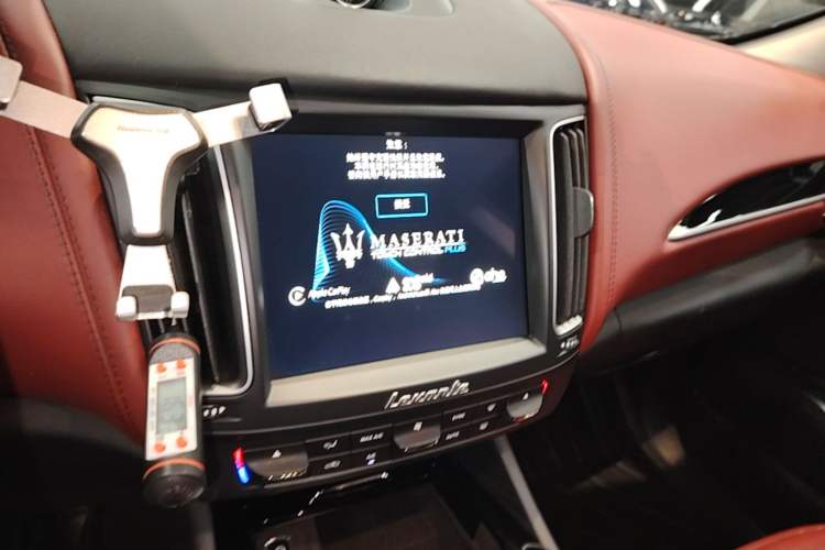 Used Maserati Levante 2016 3.0T Standard Edition Audio And AC Panel