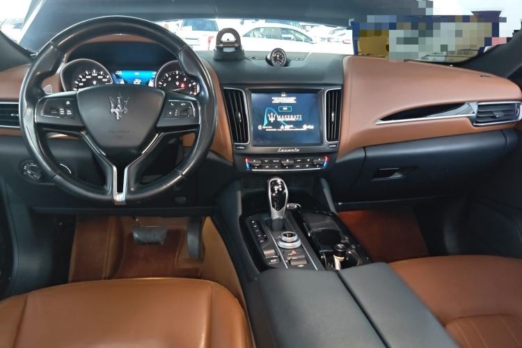Used Maserati Levante 2016 3.0T Standard Edition Center Console
