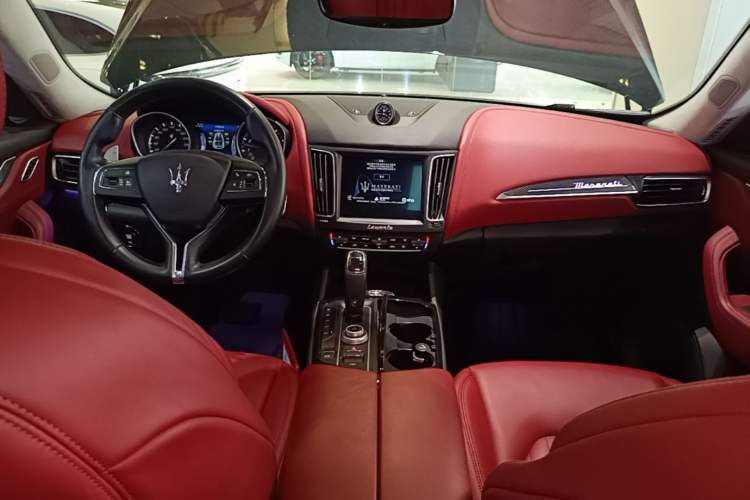 Used Maserati Levante 2016 3.0T Standard Edition Center Console