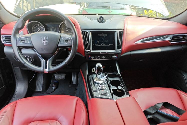 Used Maserati Levante 2016 3.0T Standard Edition Center Console