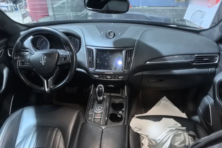 Used Maserati Levante 2016 3.0T Standard Edition Center Console