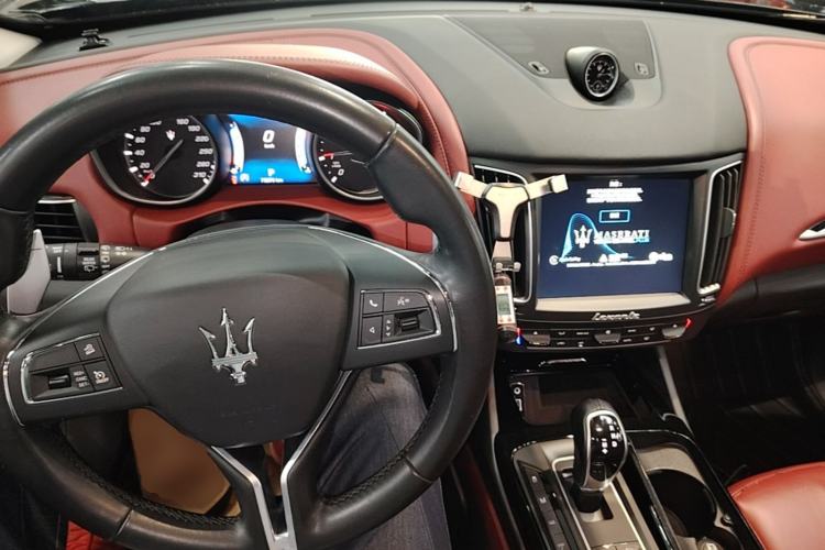 Used Maserati Levante 2016 3.0T Standard Edition Center Console