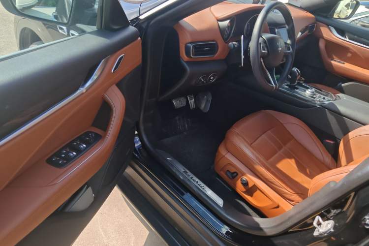 Used Maserati Levante 2016 3.0T Standard Edition Driver Seat