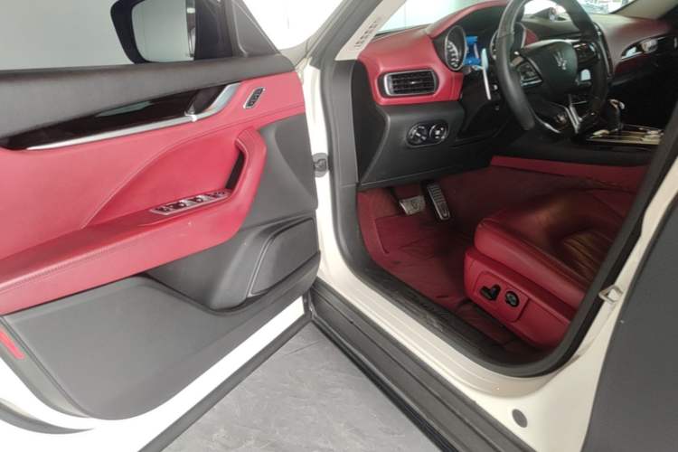 Used Maserati Levante 2016 3.0T Standard Edition Driver Seat
