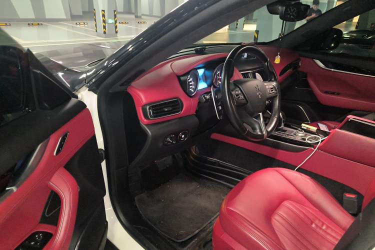 Used Maserati Levante 2016 3.0T Standard Edition Driver Seat