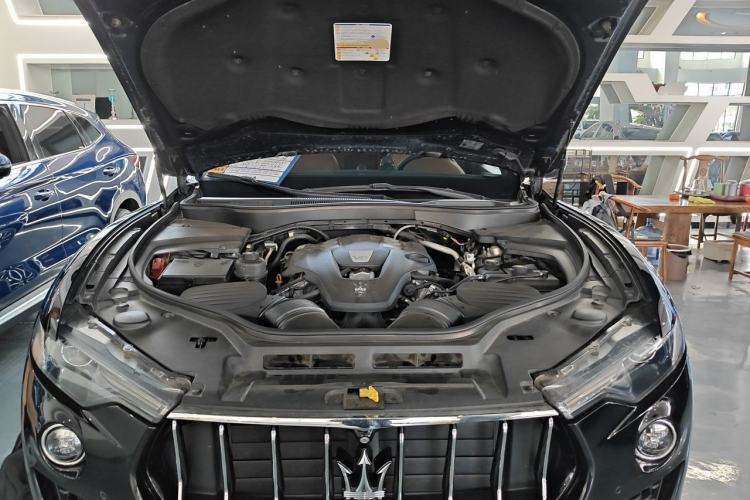Used Maserati Levante 2016 3.0T Standard Edition Engine Bay