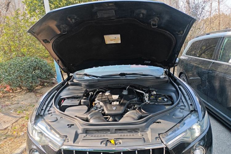 Used Maserati Levante 2016 3.0T Standard Edition Engine Bay