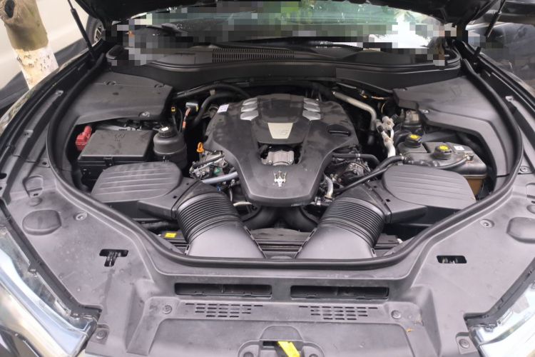 Used Maserati Levante 2016 3.0T Standard Edition Engine Bay