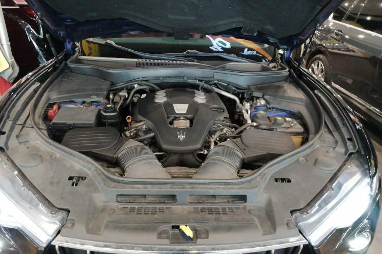 Used Maserati Levante 2016 3.0T Standard Edition Engine Bay