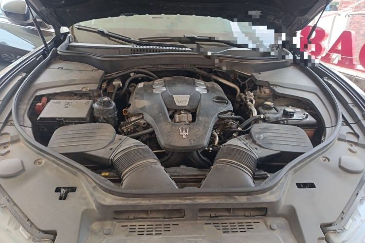 Used Maserati Levante 2016 3.0T Standard Edition Engine Bay
