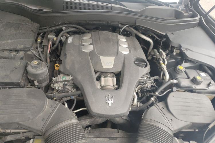 Used Maserati Levante 2016 3.0T Standard Edition Engine Bay