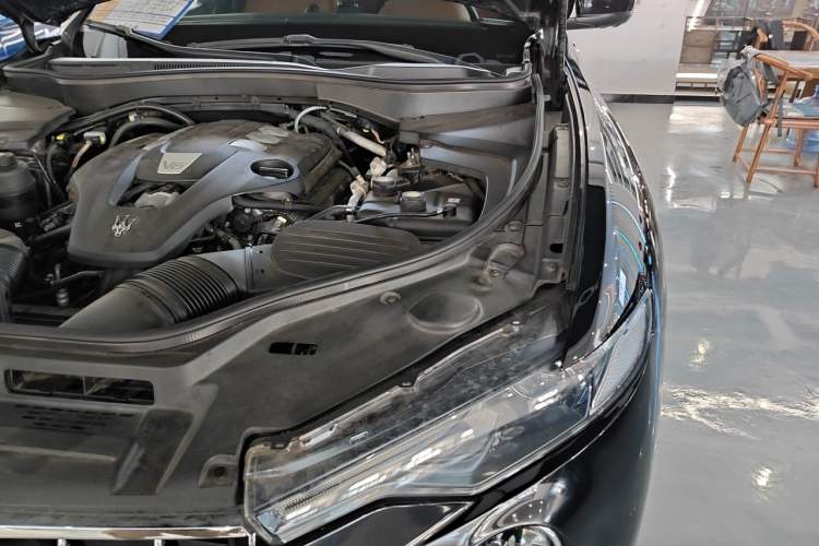 Used Maserati Levante 2016 3.0T Standard Edition Engine Bay Left