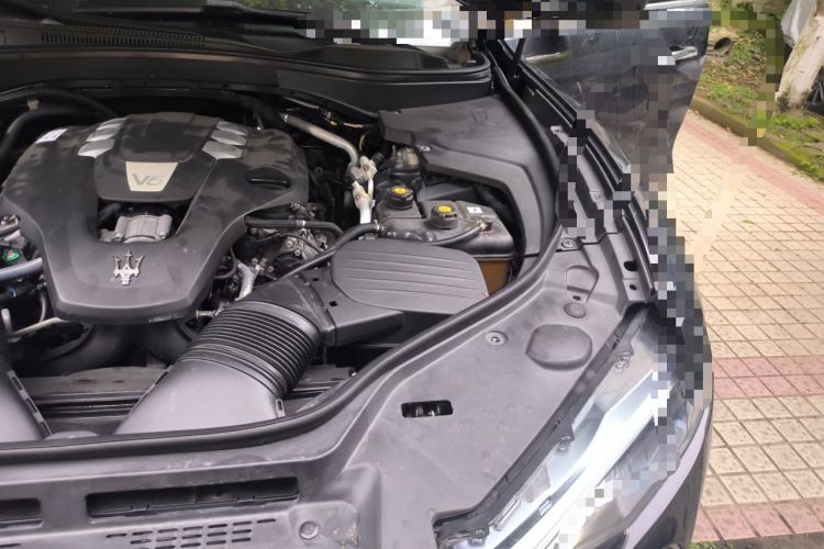 Used Maserati Levante 2016 3.0T Standard Edition Engine Bay Left