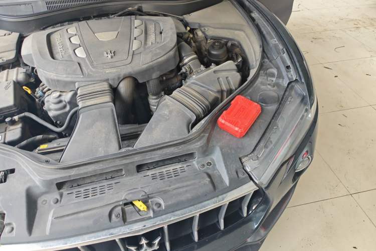 Used Maserati Levante  Engine Bay Left
