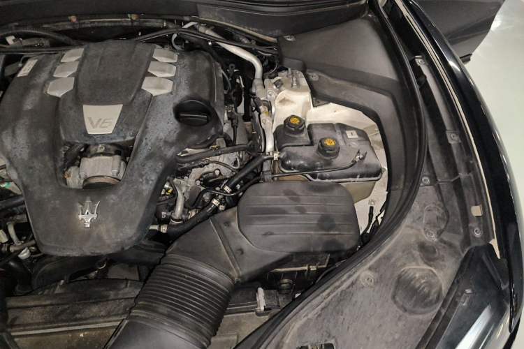 Used Maserati Levante 2016 3.0T Standard Edition Engine Bay Left