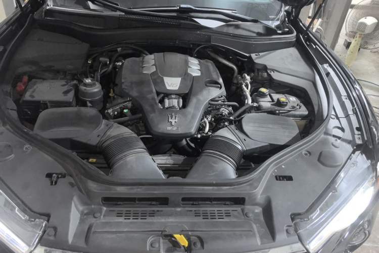 Used Maserati Levante 2016 3.0T Standard Edition Engine Bay
