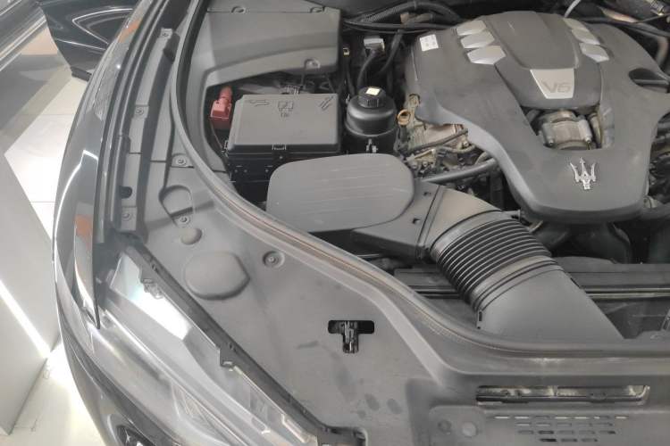 Used Maserati Levante 2016 3.0T Standard Edition Engine Bay Right