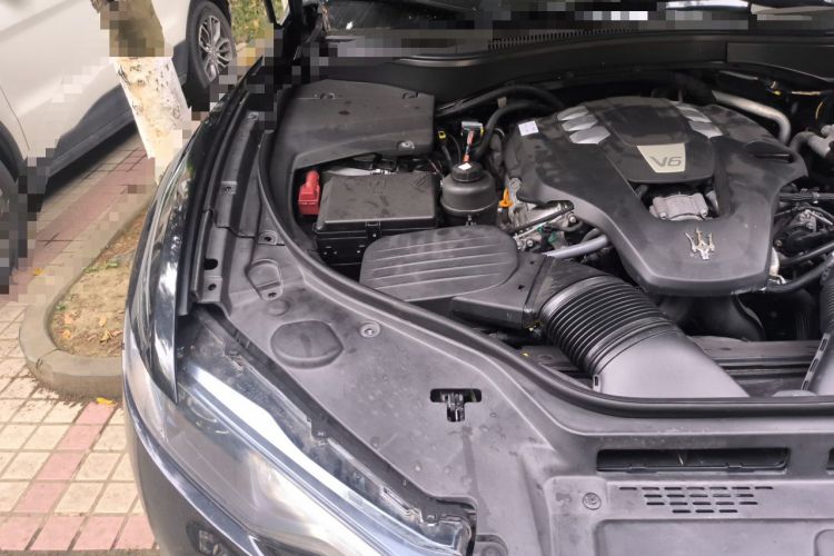 Used Maserati Levante 2016 3.0T Standard Edition Engine Bay Right