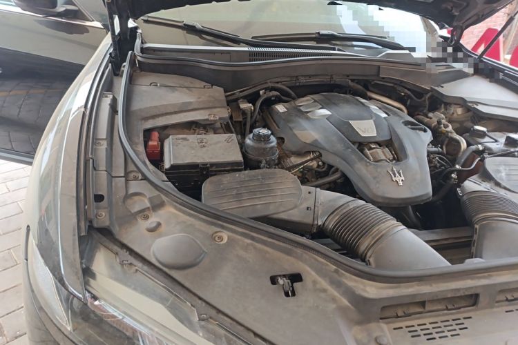 Used Maserati Levante 2016 3.0T Standard Edition Engine Bay Right