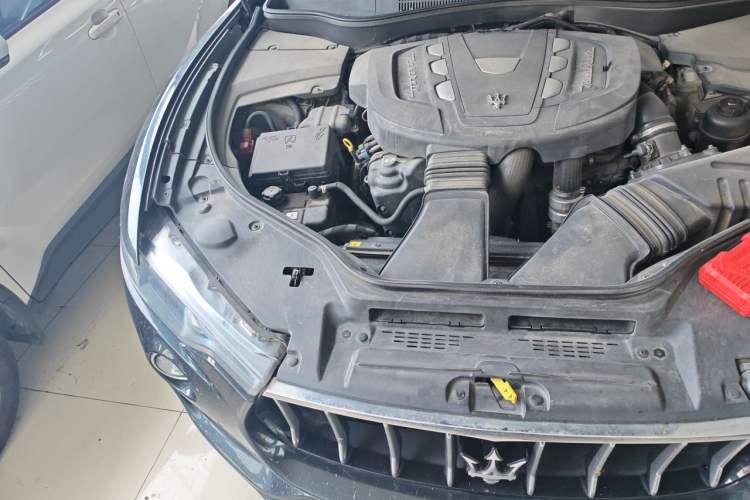 Used Maserati Levante  Engine Bay Right