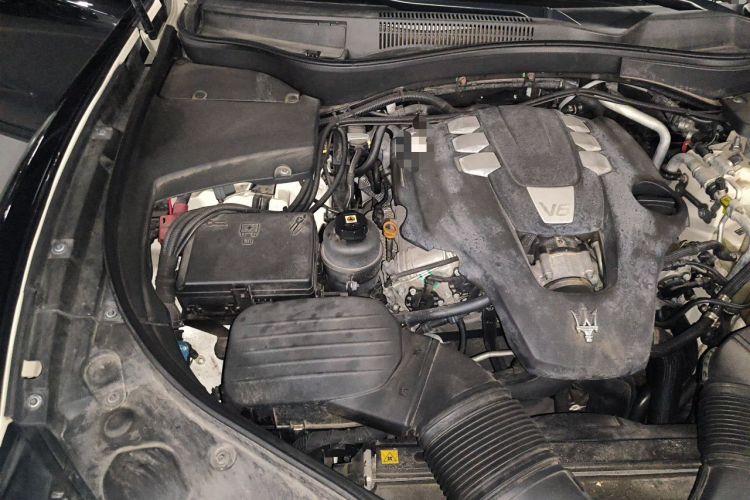 Used Maserati Levante 2016 3.0T Standard Edition Engine Bay Right
