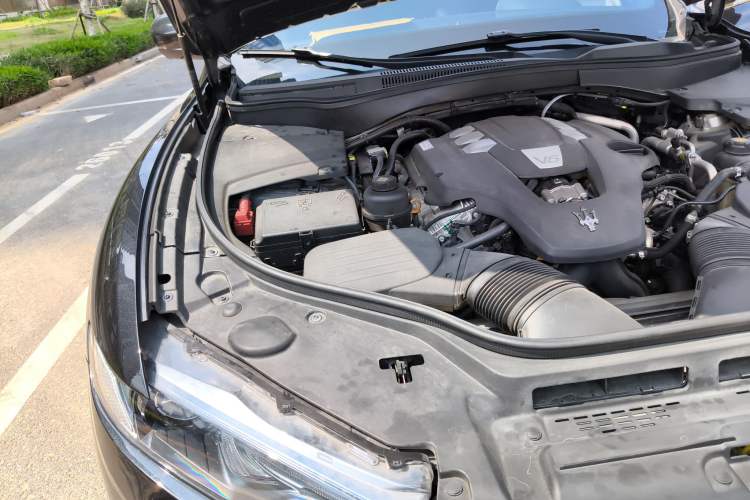 Used Maserati Levante 2016 3.0T Standard Edition Engine Bay Right