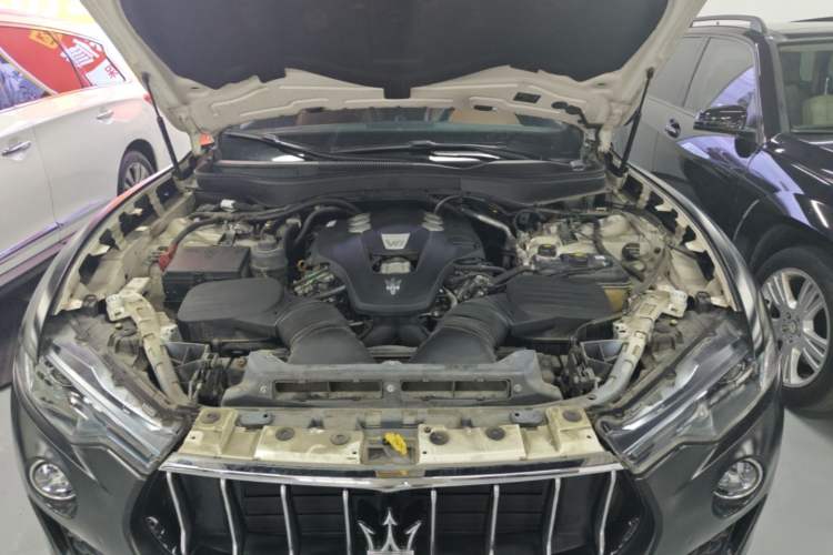 Used Maserati Levante 2016 3.0T Standard Edition Engine Bay