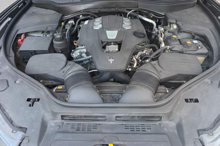 Used Maserati Levante 2016 3.0T Standard Edition Engine Bay
