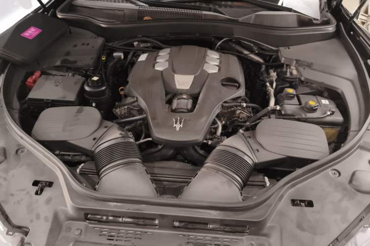 Used Maserati Levante 2016 3.0T Standard Edition Engine Bay