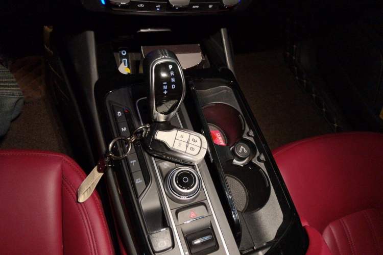 Used Maserati Levante 2016 3.0T Standard Edition Gear Lever