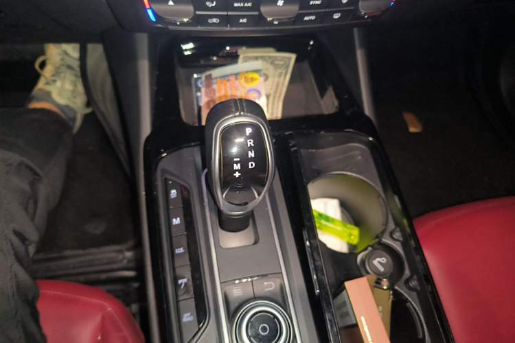 Used Maserati Levante 2016 3.0T Standard Edition Gear Lever