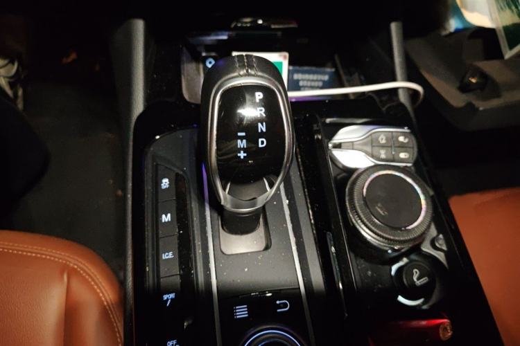 Used Maserati Levante 2016 3.0T Standard Edition Gear Lever