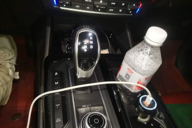 Used Maserati Levante 2016 3.0T Standard Edition Gear Lever
