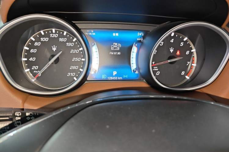 Used Maserati Levante 2016 3.0T Standard Edition Instrument Cluster