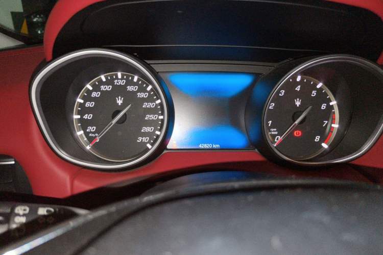 Used Maserati Levante 2016 3.0T Standard Edition Instrument Cluster
