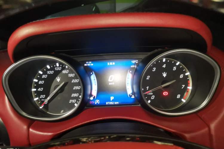 Used Maserati Levante 2016 3.0T Standard Edition Instrument Cluster
