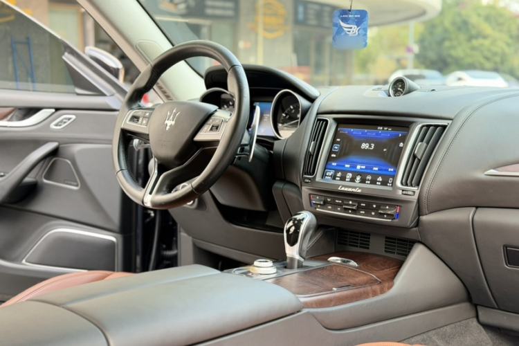Used Maserati Levante 2016 3.0T S Standard Model Interior 1