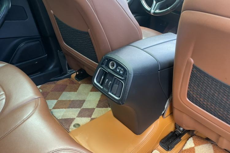 Used Maserati Levante 2016 3.0T Standard Edition Interior 10