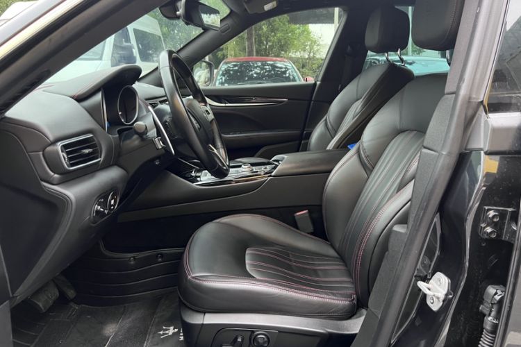 Used Maserati Levante 2016 3.0T Standard Edition Interior 3