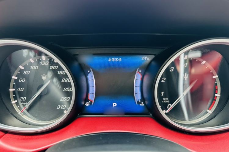 Used Maserati Levante 2016 3.0T Standard Edition Interior 4