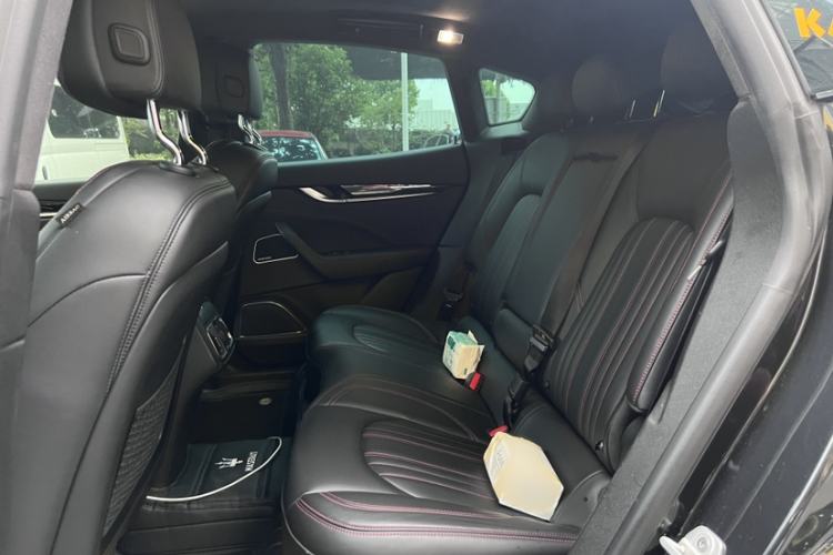 Used Maserati Levante 2016 3.0T Standard Edition Interior 4