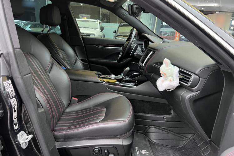 Used Maserati Levante 2016 3.0T Standard Edition Interior 5