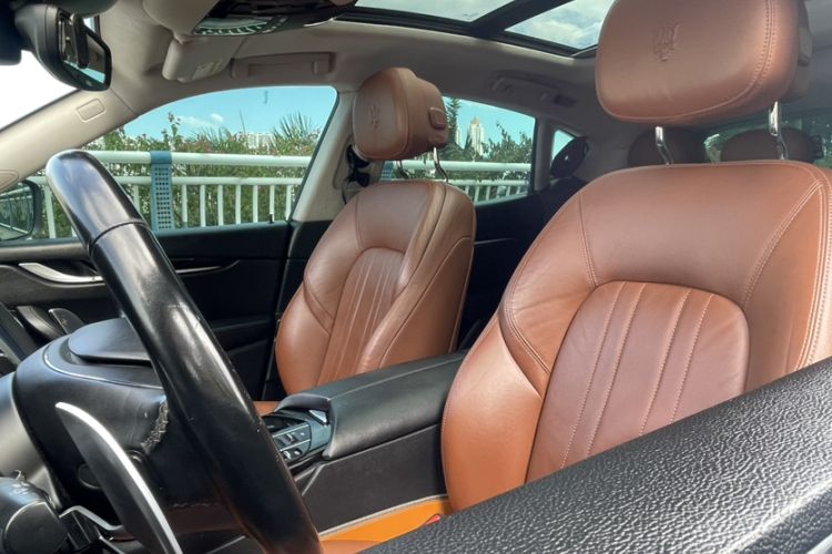 Used Maserati Levante 2016 3.0T Standard Edition Interior 6